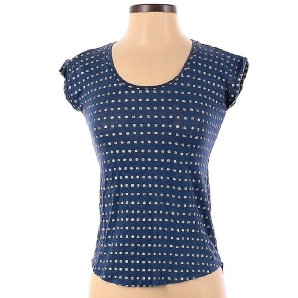 LOFT ~ Gold dot print blue linen scoop neck tee